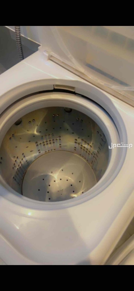 غسالة في حاله جيدة ونظيفه