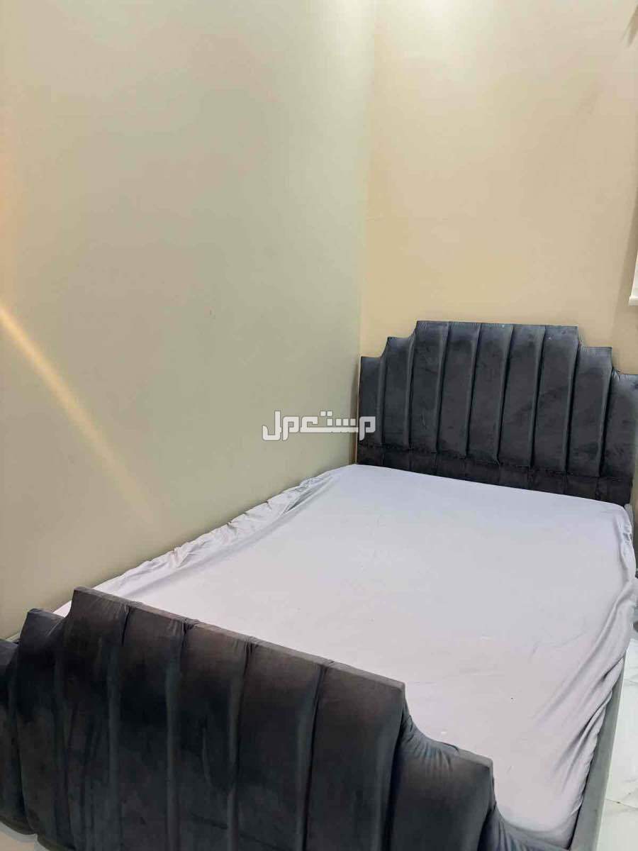 للبيع دولاب وسرير