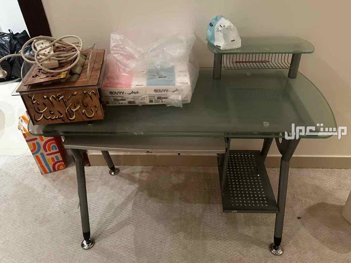 جميع الاثاث المعروض بـ1500 اضافة الى كنبة وسرير خشب