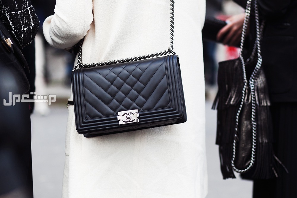 أجمل موديلات حقائب شانيل 2024 حقيبة شانيل Boy Chanel