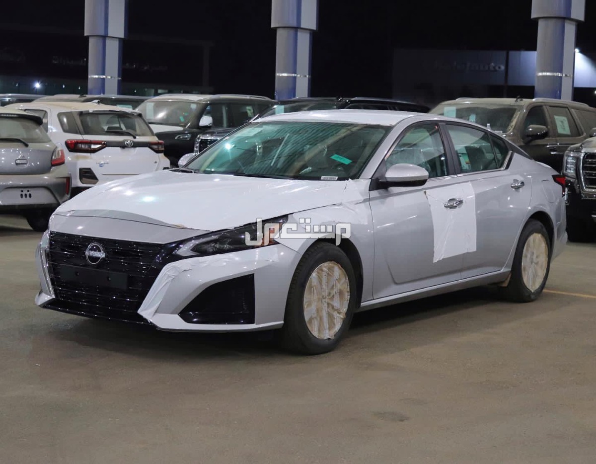 نيسان التيما 2023 في دبي بسعر 70 ألف درهم إماراتي