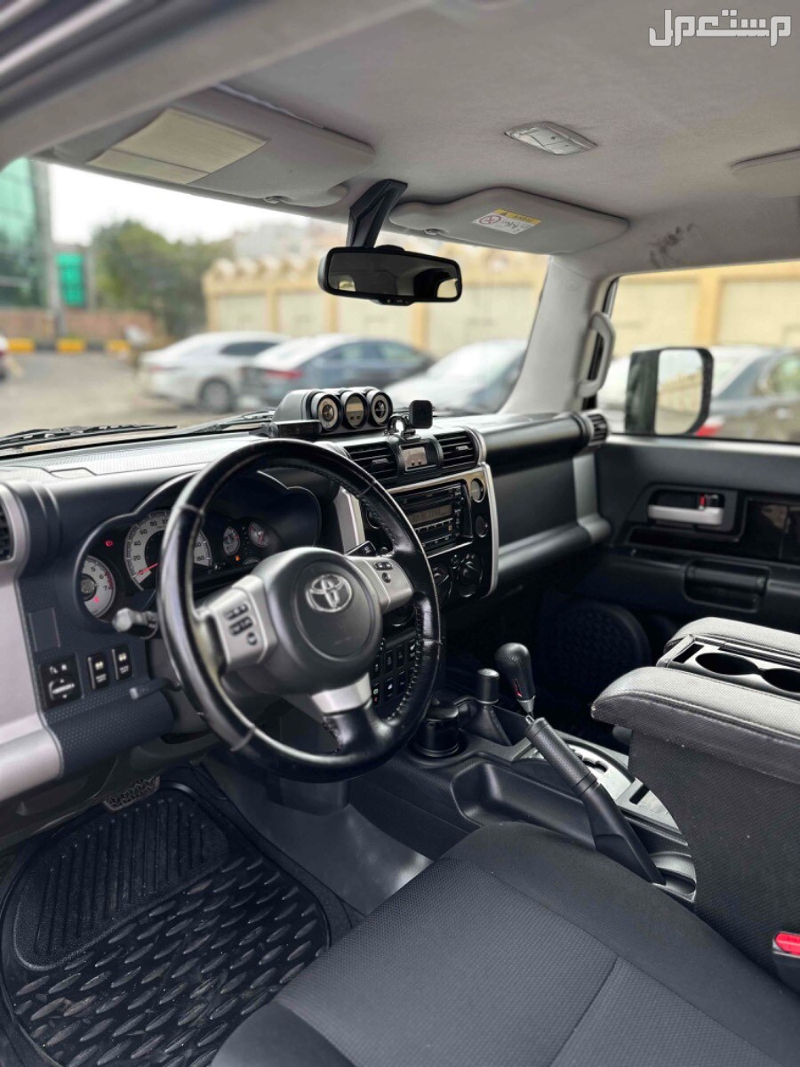 تويوتا إف جي FJ 2015 في أبهــــا بسعر 75 ألف ريال سعودي