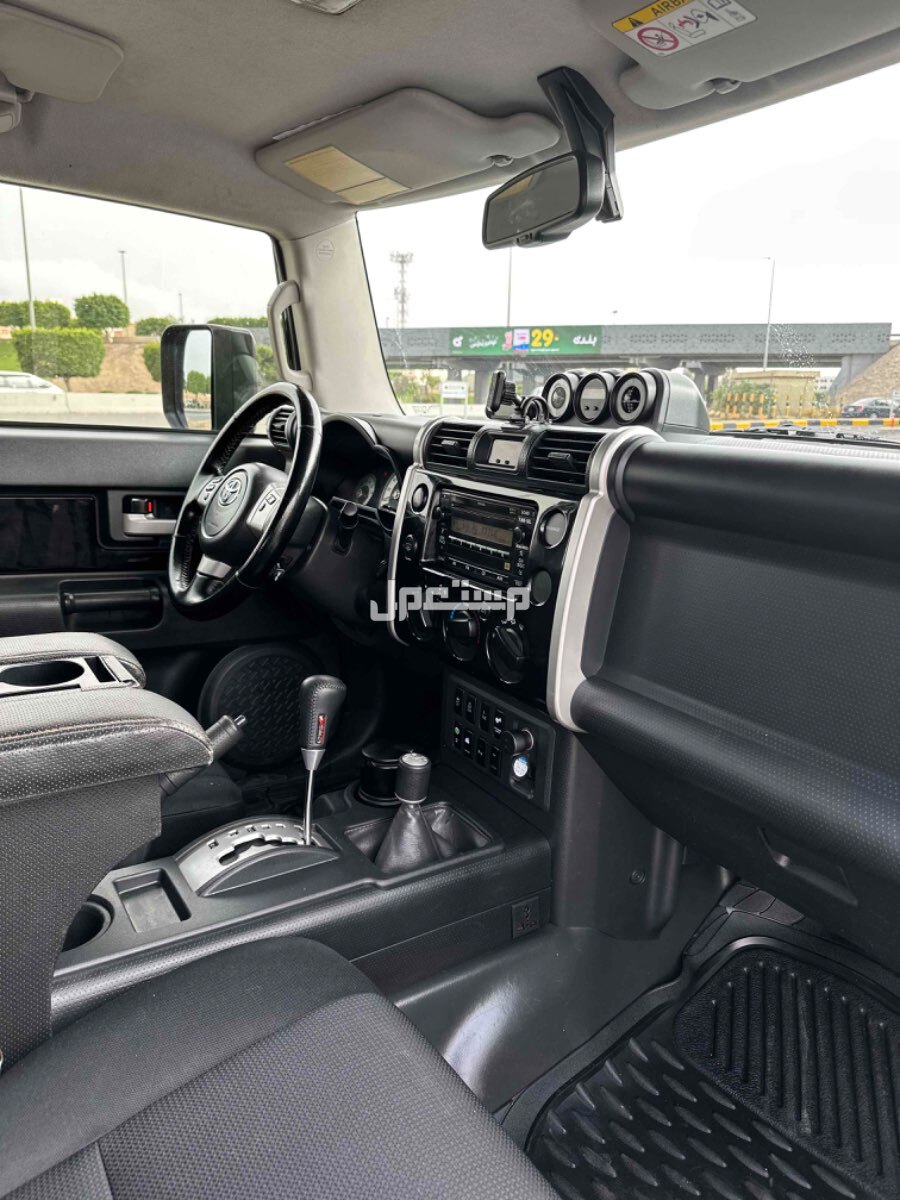 تويوتا إف جي FJ 2015 في أبهــــا بسعر 75 ألف ريال سعودي