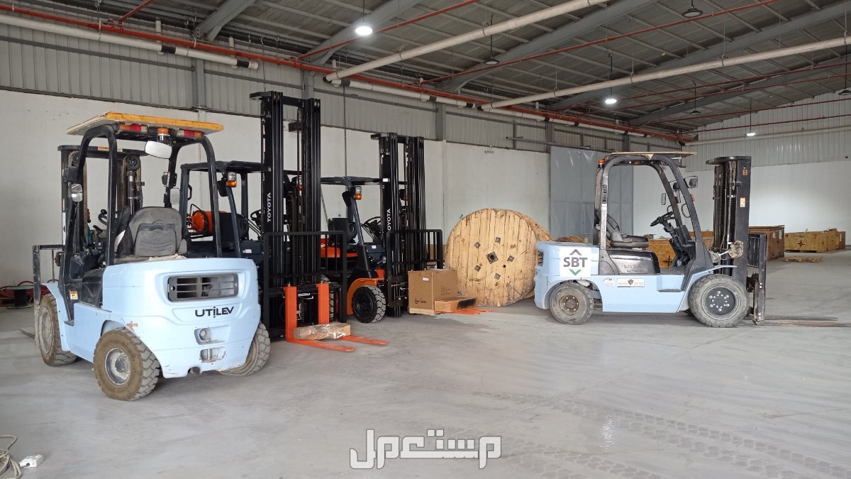 رافعات شوكية للايجار الطائف فوركلفت للايجار الطائف