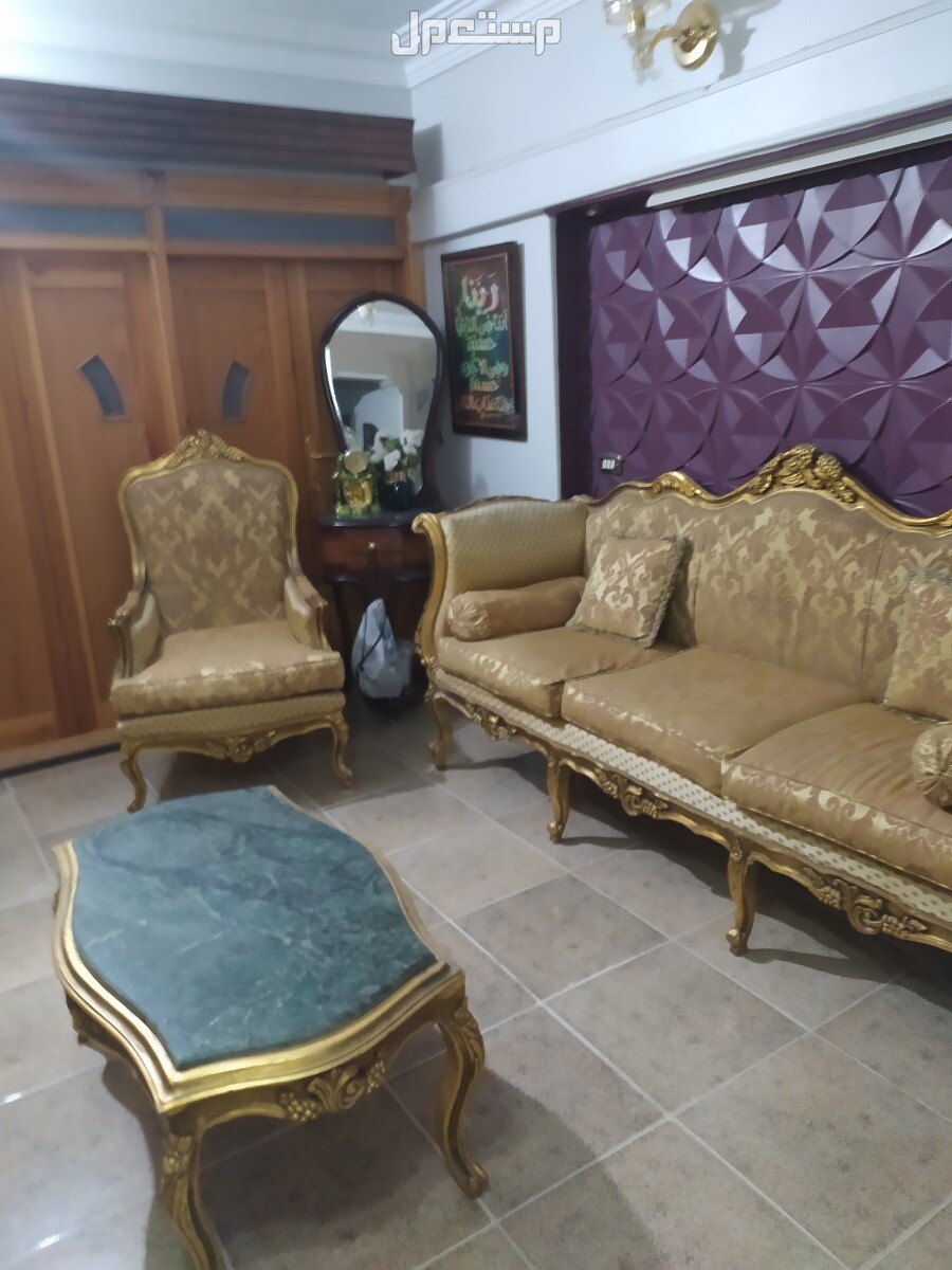 صالون مدهب 6 قطع 4 كرسي+1 كنبه + 1 ترابيزة رخام السعر قابل للنقاش في المنيا بسعر 18500 جنيه مصري