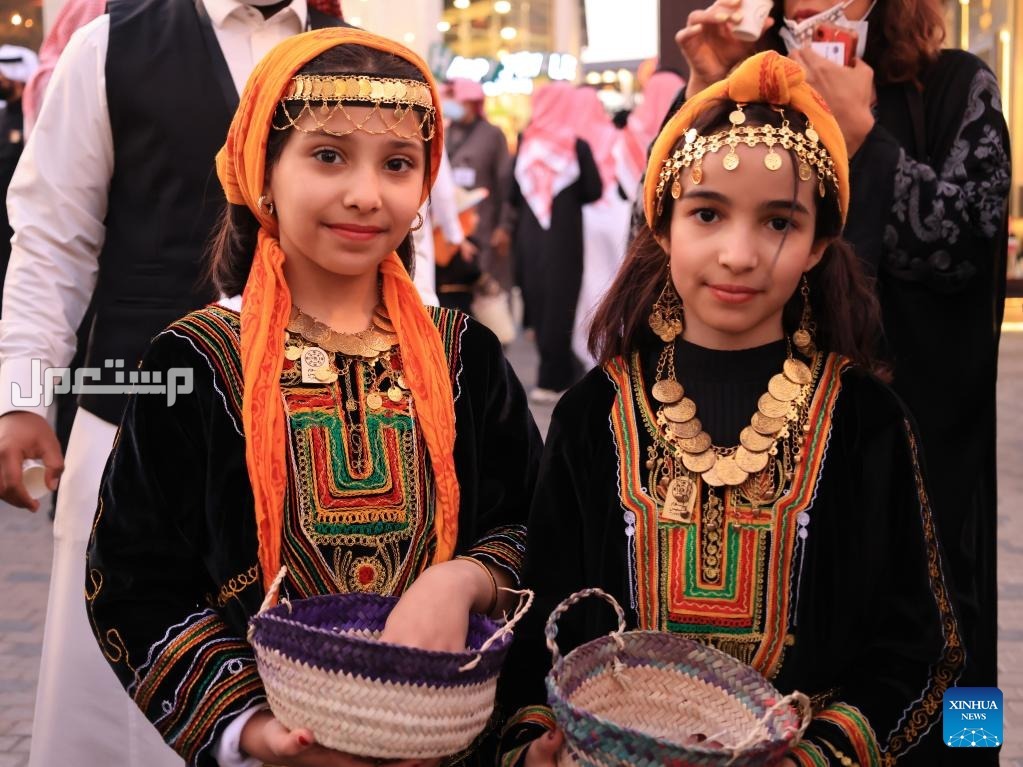 اسماء بنات سعودية فخمة فتاتان سعوديتان