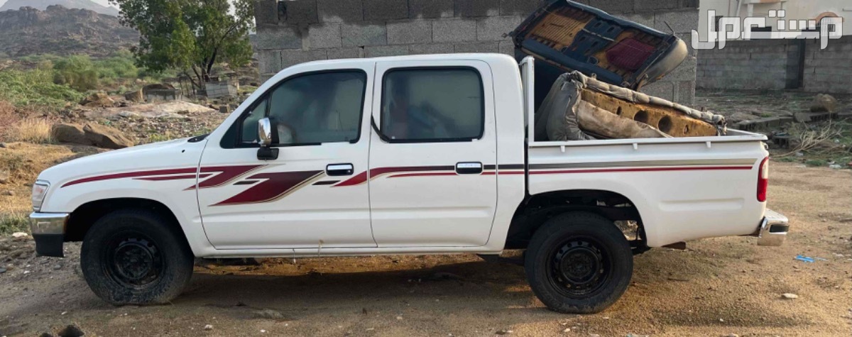 تويوتا هايلكس 2000 في محايل بسعر 10 آلاف ريال سعودي