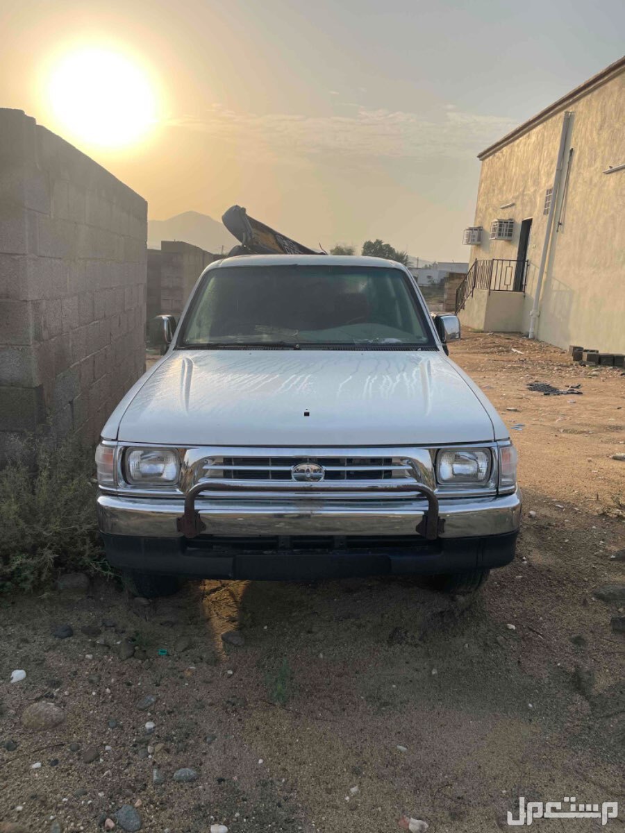 تويوتا هايلكس 2000 في محايل بسعر 10 آلاف ريال سعودي