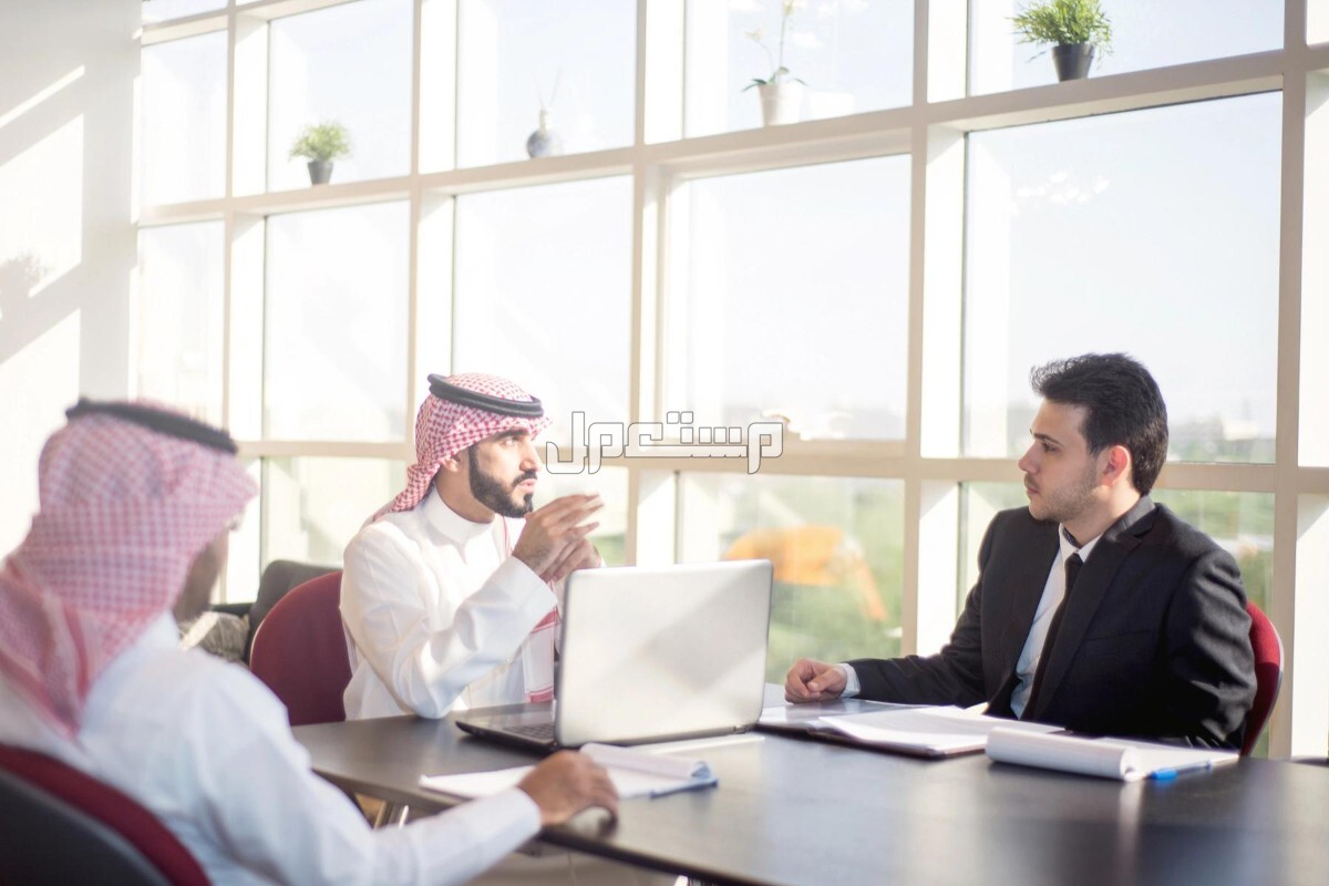 شروط تأسيس شركة في السعودية للأجانب اجتماع مستثمرين في السعودية