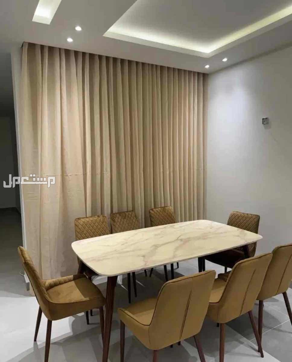 للبيع طاولة طعام جديده