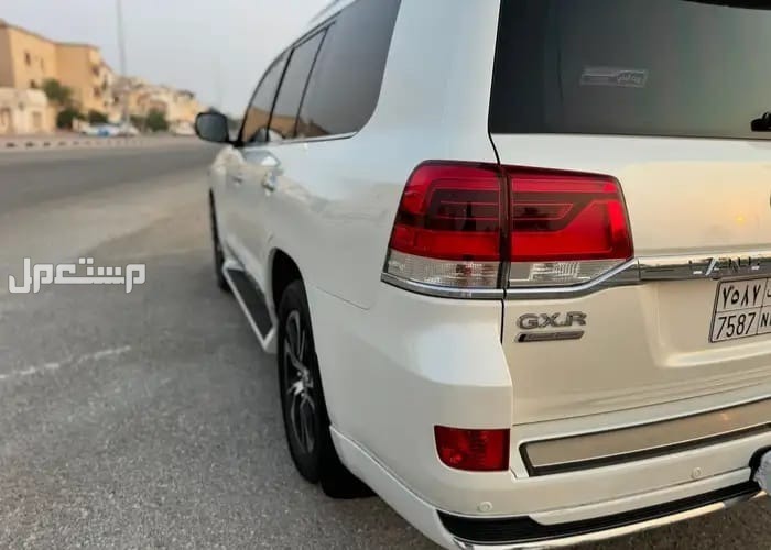 تويوتا لاندكروزر 2021 في أبو ظبي بسعر 120 ألف درهم إماراتي