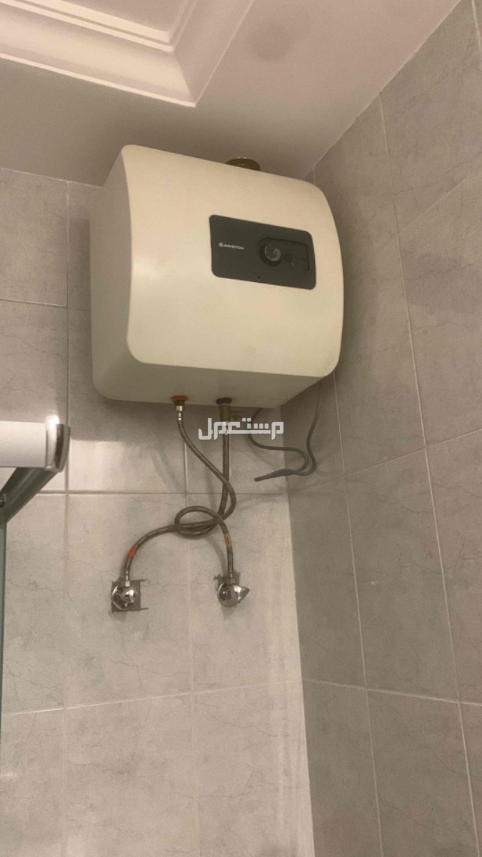 سخان اريستون