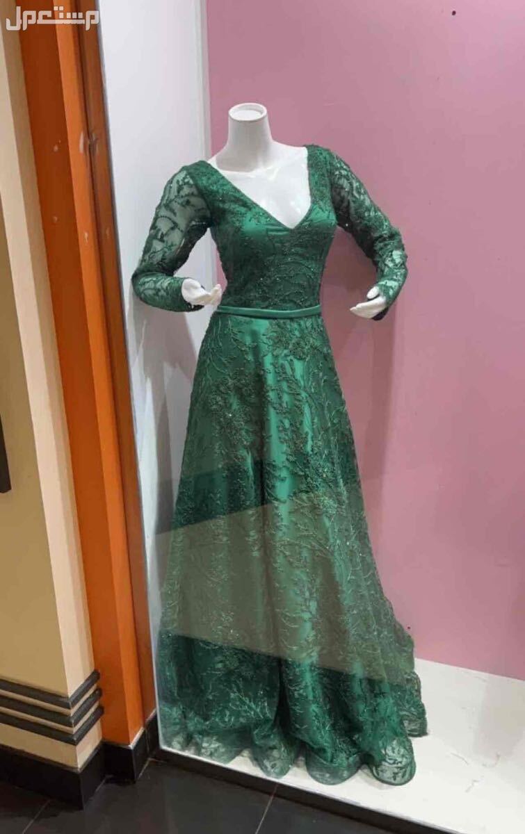 فستان للبيع