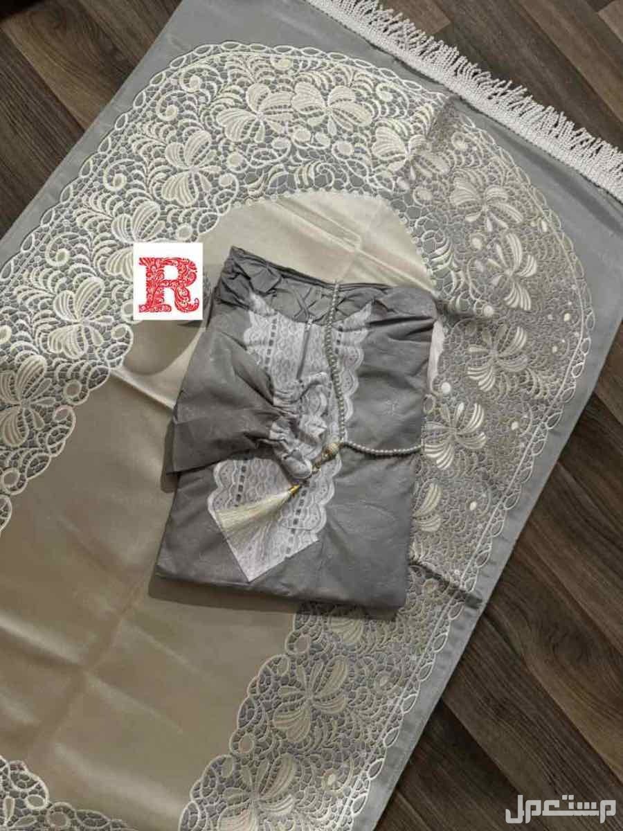 🌹عروضنا مستمره 🌹🌹اطقم صلاة خامه سوري 🌹الطقم يتكون من سجاد صلاة مبطن  🌹شرشف صلاة كلفه سحاب 🌹مع سبحه هدية الطقم  🌹