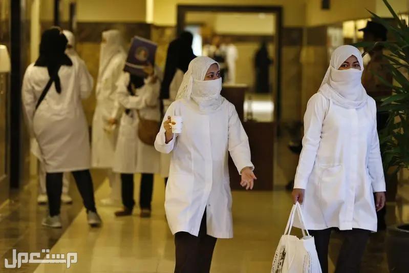 تعرف على شروط صرف بدل ساعات عمل 1446 والفئات المشمولة ممرضات في السعودية