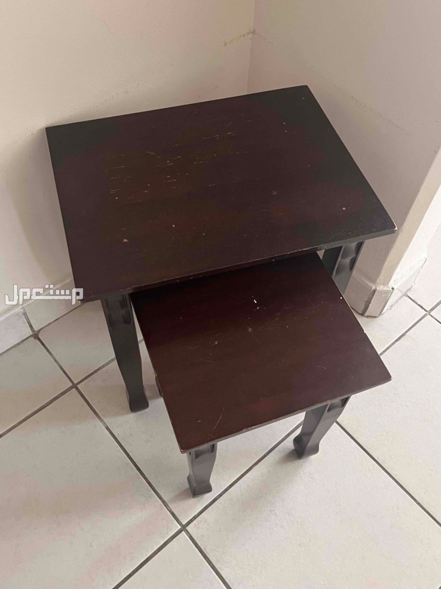 طاولات للبيع  في الخبر بسعر 35 ريال سعودي