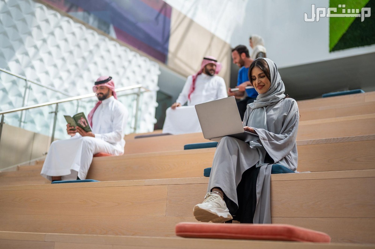 افضل 10 جامعات سعودية بالترتيب في 2025 طلاب جامعة سعودية