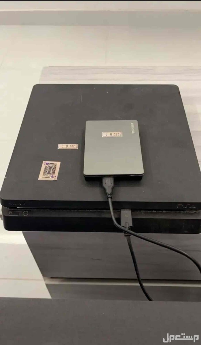 سوني4 جديد لا يشكو من شيء مع شريط Red Dead Minecraft وبدون يد وفي اكثر من 125 لعبة في المدينة المنورة بسعر 600 ريال سعودي