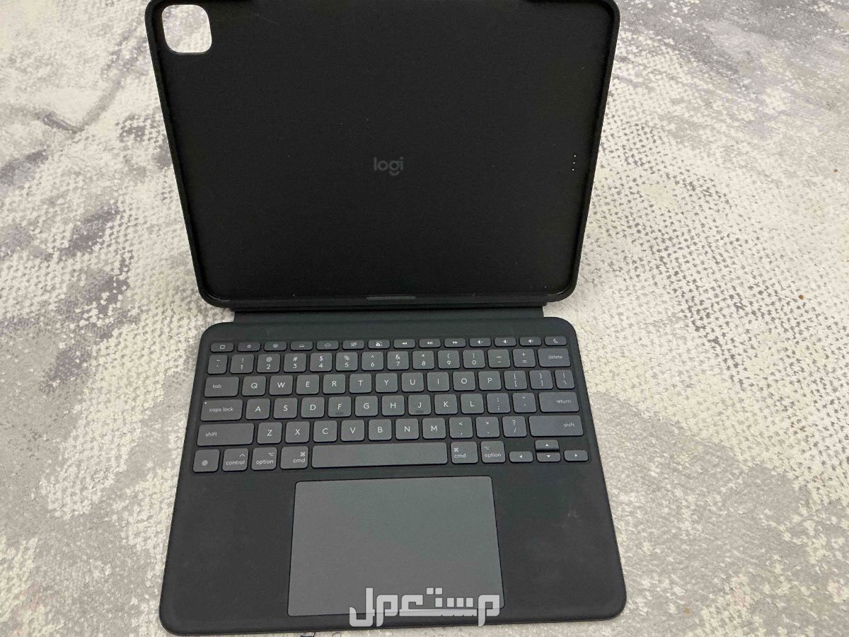 logitech combo touch for iPad Pro M4 13 inch