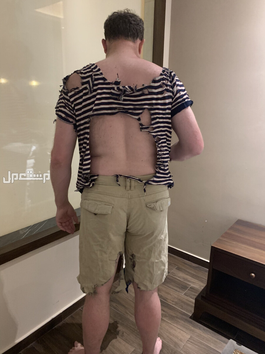 تفسير حلم تمزيق الثياب للرجل والمرأة ما معنى تمزيق الملابس في الحلم؟