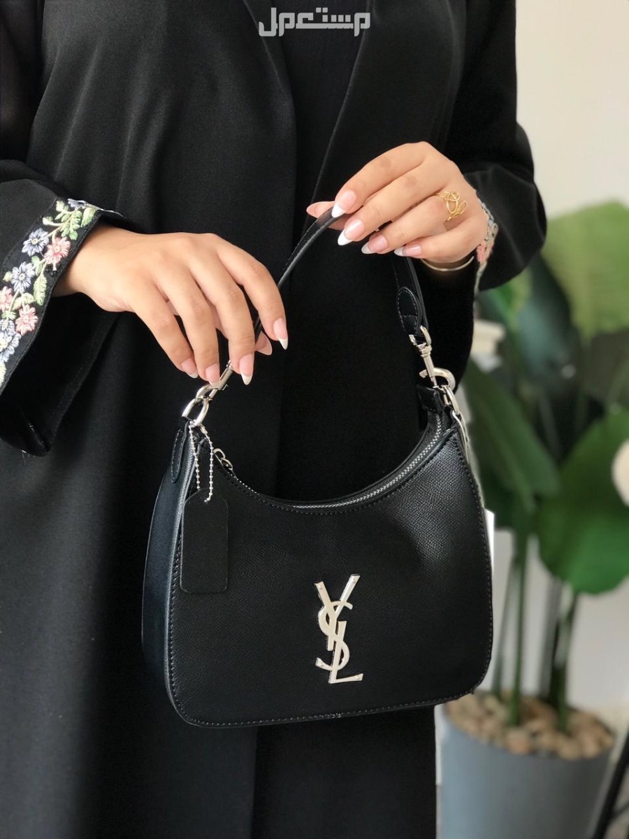 شنط ماركه سلوران معى جميع الملحقات نفس الصوره