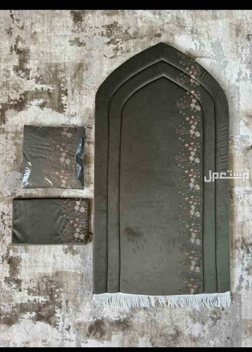 🌹عروضنا مستمره 🌹عرضنا اليوم  🌹أطقم صلاة خامه نظيف 🌹الطقم يتكون من 🌹سجاد صلاة مبطن اثنين سنت 🌹بيت مصحف مطرز 🌹شرشف صلاة قطن مرد 🌹 مطرز بنفس الرسمه 🌹مع فيديو توضيح لموديل الشرشف 🌹