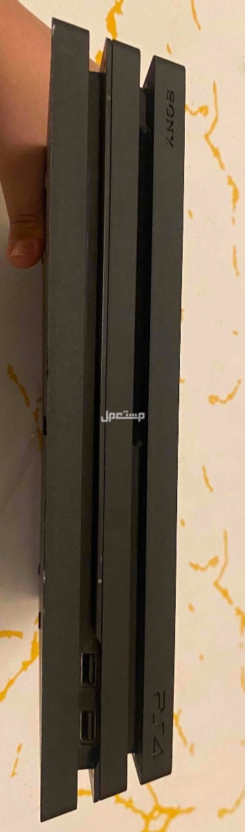 بلايستيشن 4 برو للبيع او البدل ب سوني5