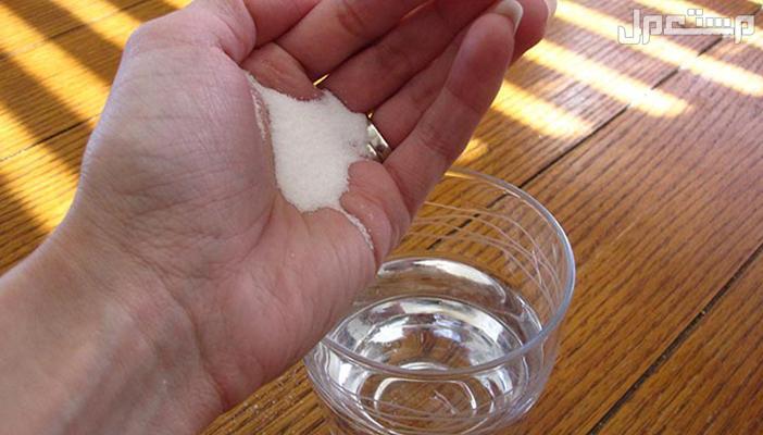 فوائد محلول الملح للبشرة واستخداماته وأسعاره تحضير محلول الملح