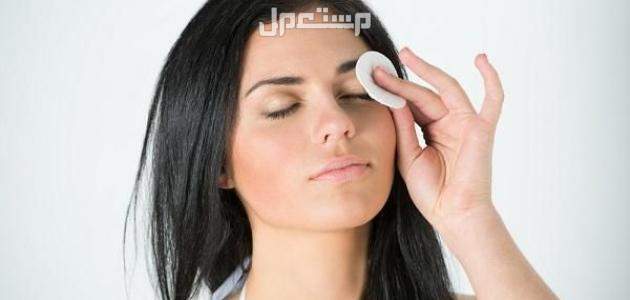 فوائد محلول الملح للبشرة واستخداماته وأسعاره فوائد محلول الملح