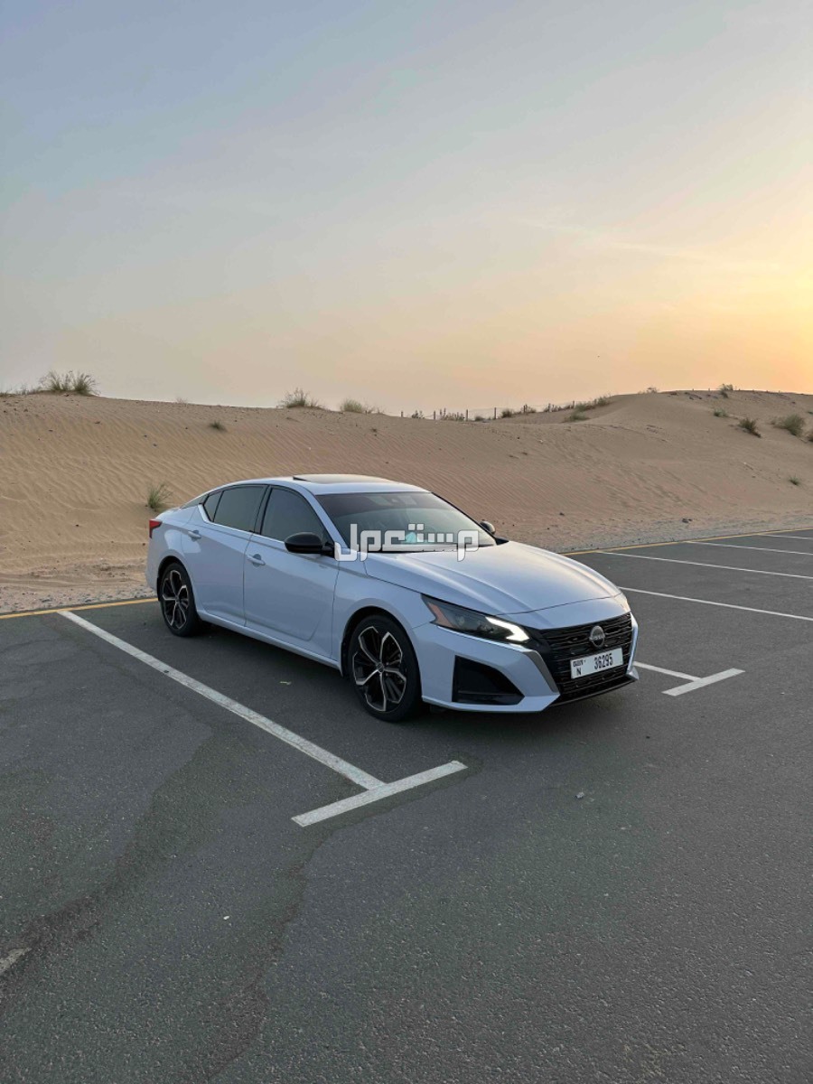 نيسان التيما 2023 في دبي بسعر 71 ألف درهم إماراتي