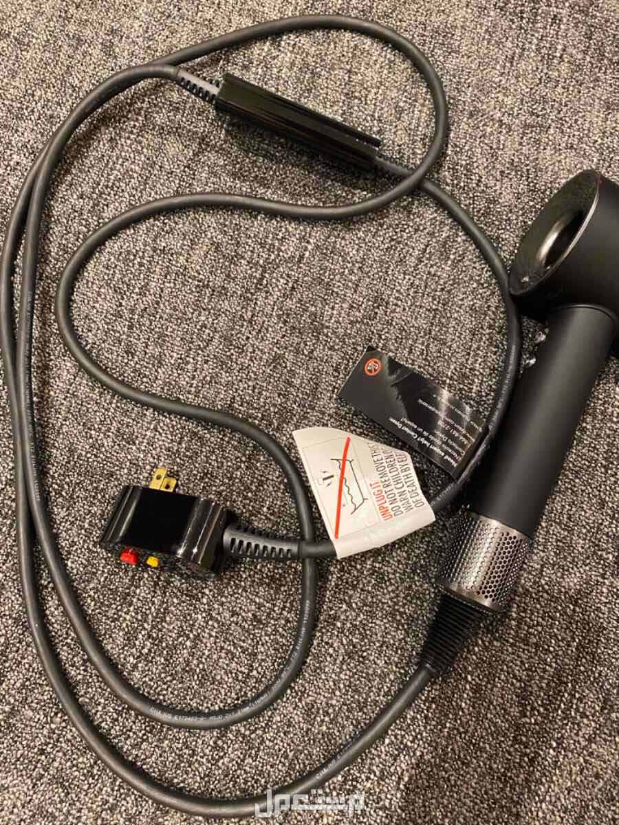 مجفف الشعر دايسون Dyson Supersonic باللون الأسود والنيكل