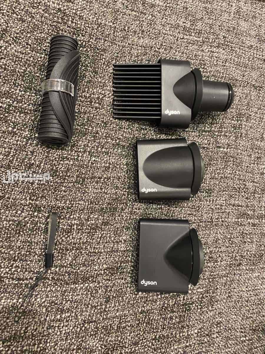 مجفف الشعر دايسون Dyson Supersonic باللون الأسود والنيكل