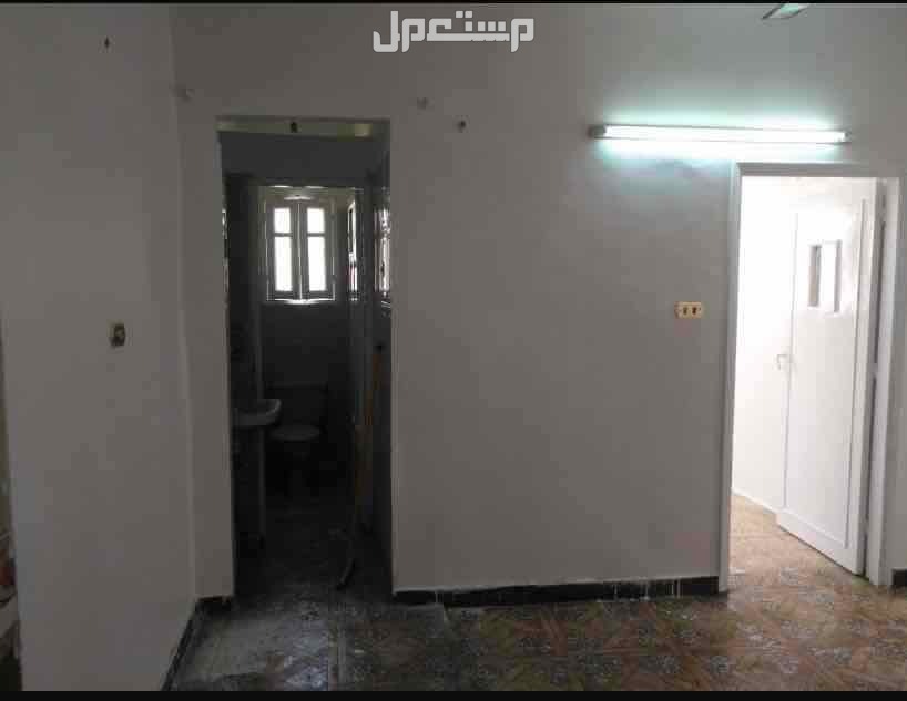 شقة للبيع في المنصورة (قسم 2) عزبه عقل شارع واصف بسعر 250الف