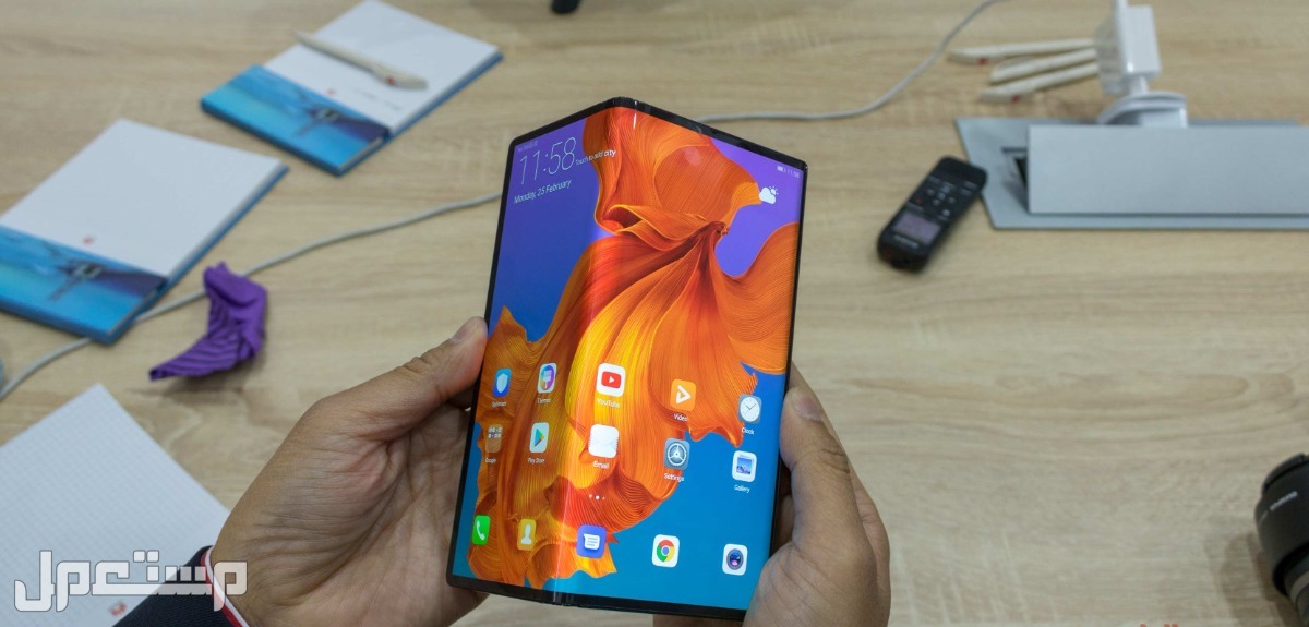 مراجعة هاتف هواوي Mate XT Ultimate.. والفرق بينه وبين ايفون 16 برو max Huawei Mate X