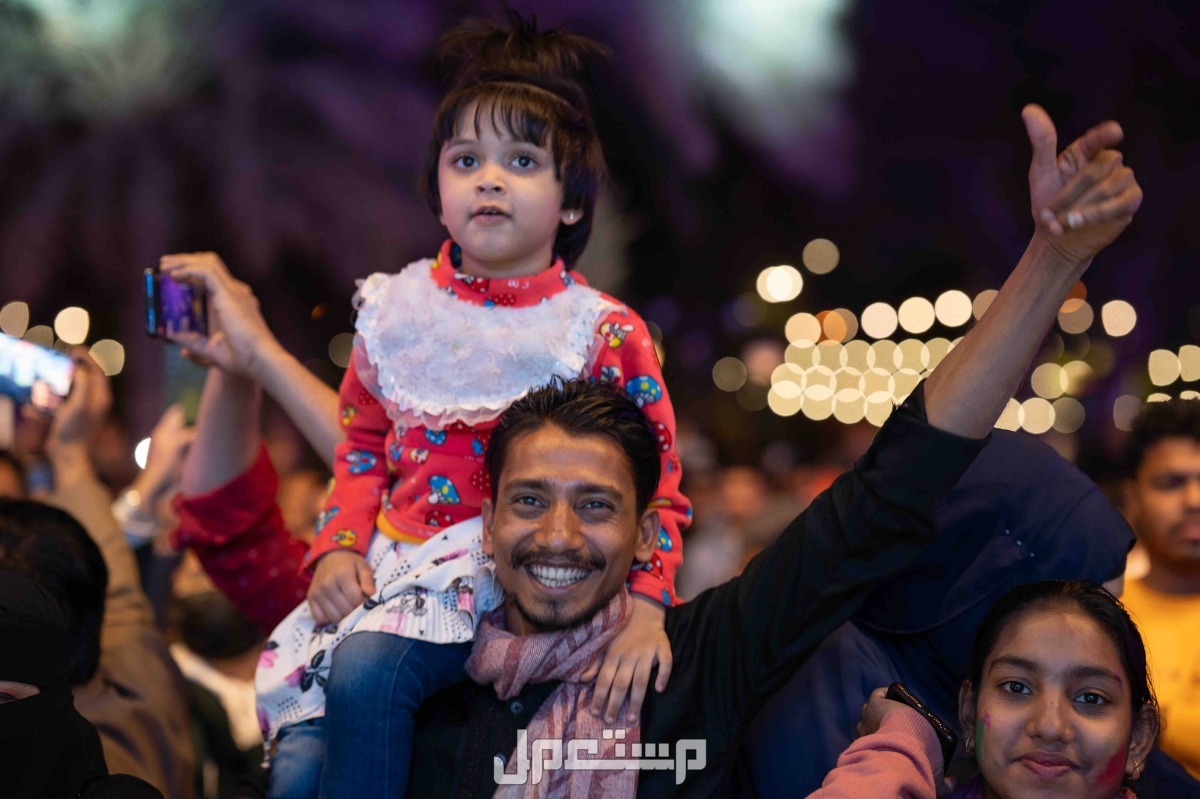 دليلك عن حديقة السويدي في موسم الرياض 2024 اب يحمل ابنته في حديقة السويدي موسم الرياض
