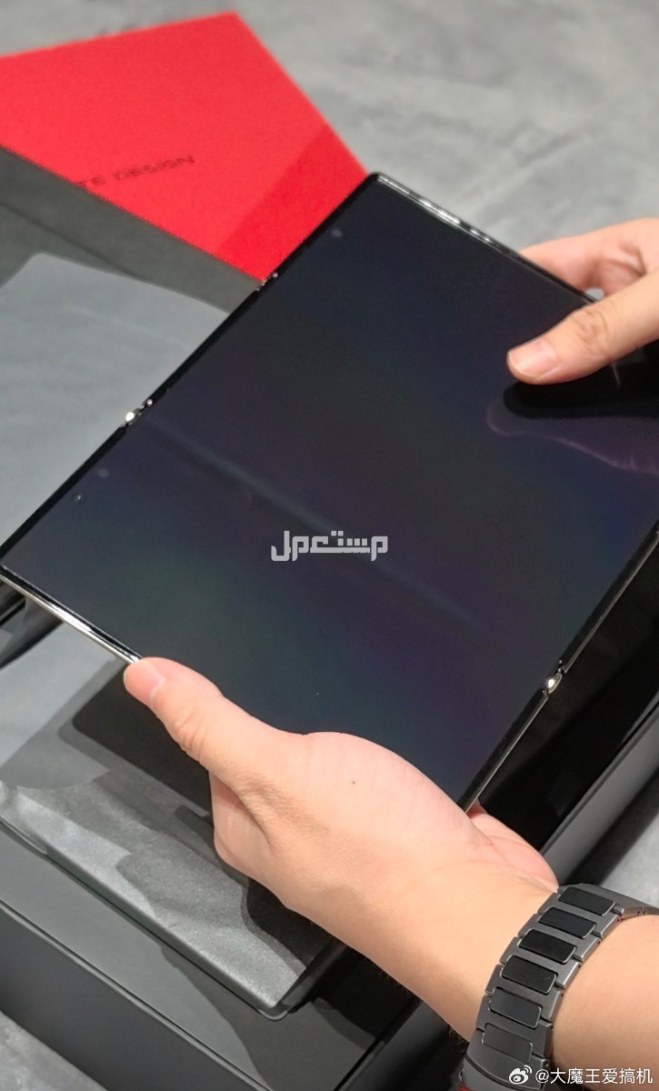 كيفية حجز هاتف هواوي Huawei Mate XT ثلاثي الطي في 5 خطوات
