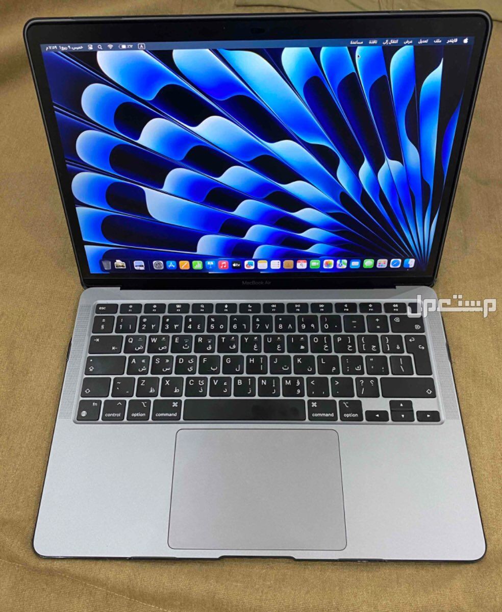 macbook air m1 ماك بوك اير ماركة أبل في رنية بسعر 2500 ريال سعودي