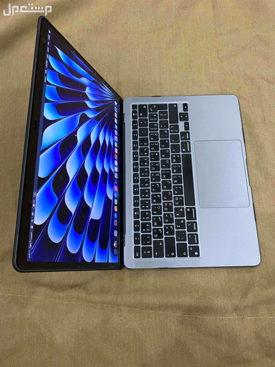 macbook air m1 ماك بوك اير ماركة أبل في رنية بسعر 2500 ريال سعودي