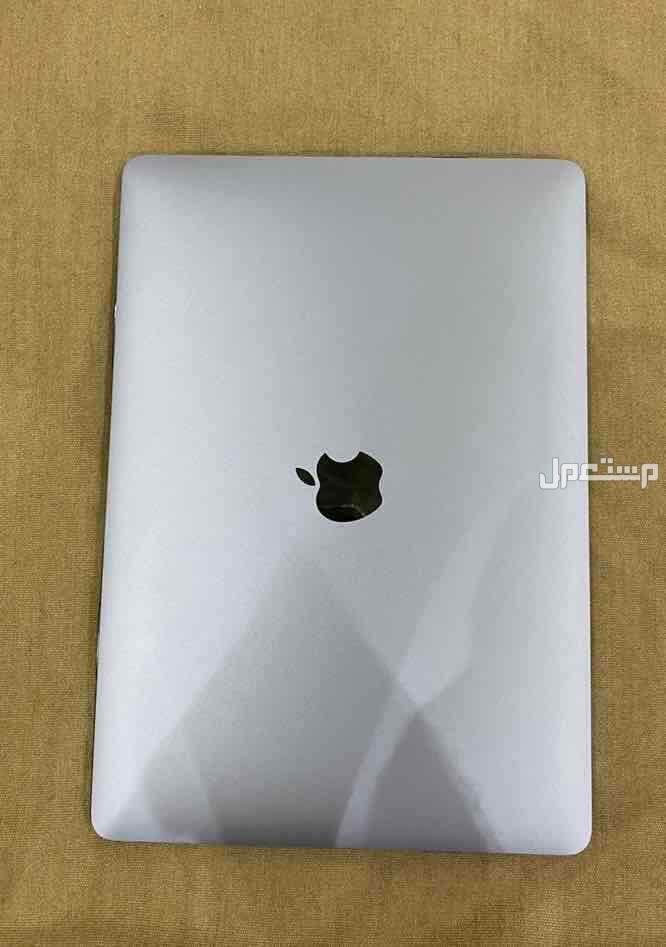 macbook air m1 ماك بوك اير ماركة أبل في رنية بسعر 2500 ريال سعودي