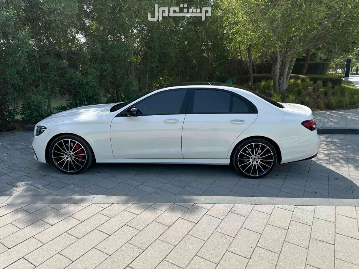 مرسيدس بنز E-Class 2023 في الشارقة بسعر 220 ألف درهم إماراتي