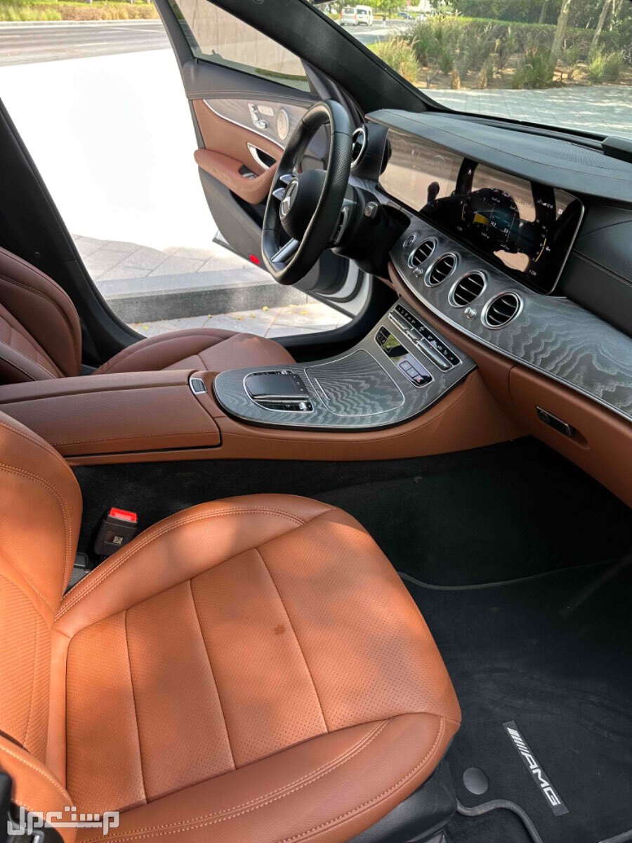مرسيدس بنز E-Class 2023 في الشارقة بسعر 220 ألف درهم إماراتي