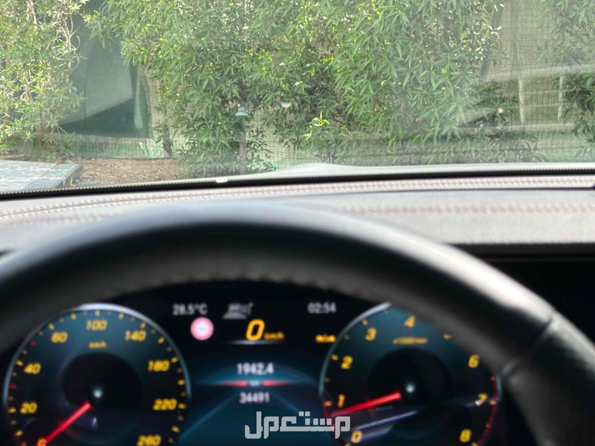 مرسيدس بنز E-Class 2023 في الشارقة بسعر 220 ألف درهم إماراتي