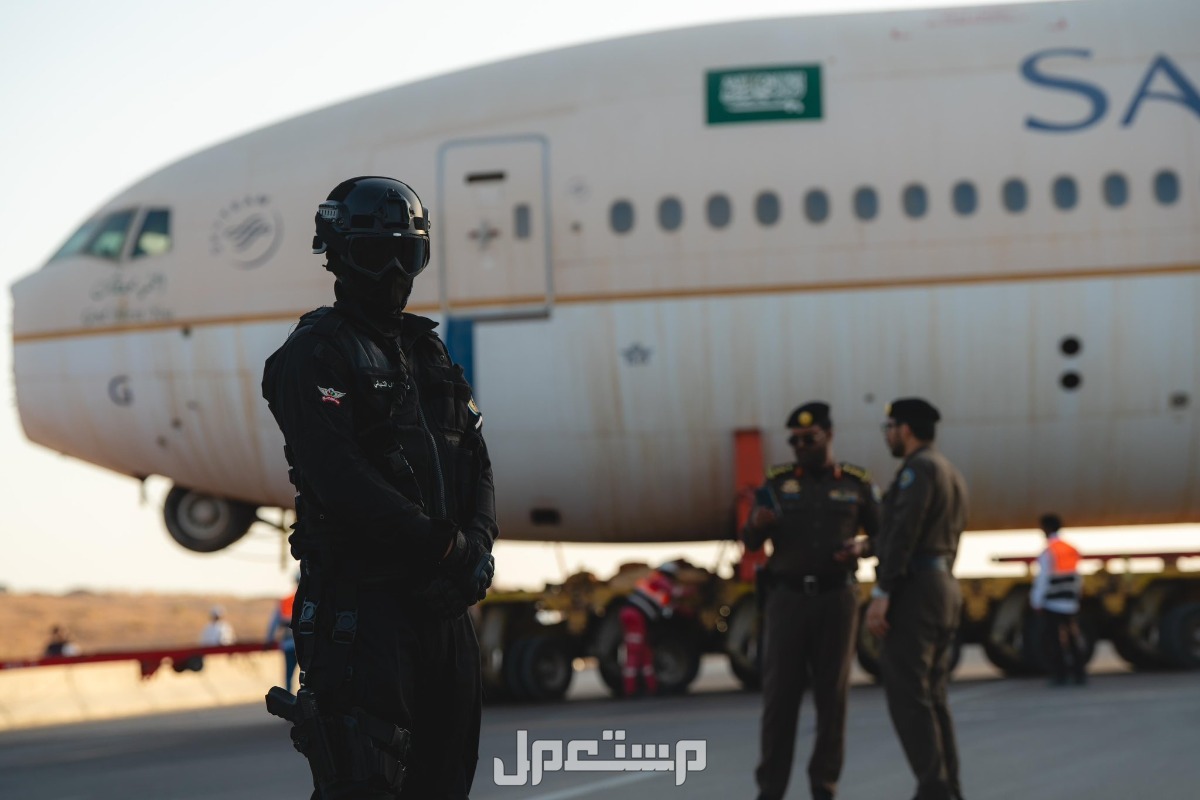 شاهد بالفيديو لحظة وصول طائرات موسم الرياض! تأمين طائرات موسم الرياض
