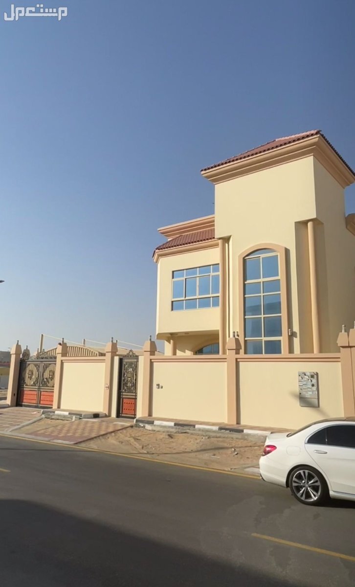فيلا للبيع عجمان الحميدية طابقين زاوية على شارعين اسفلت خلف مركزالحميدية الصحي موقع زين بناء شخصي  ديكورات كل الغرف والصالات تكييف سنترال المساحة 550 متر مربع