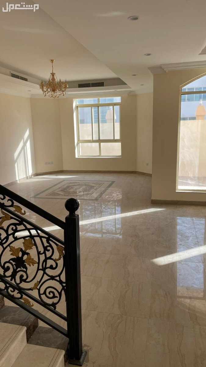 فيلا للبيع عجمان الحميدية طابقين زاوية على شارعين اسفلت خلف مركزالحميدية الصحي موقع زين بناء شخصي  ديكورات كل الغرف والصالات تكييف سنترال المساحة 550 متر مربع