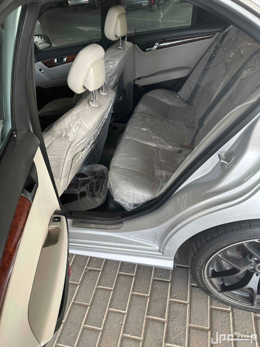 مرسيدس بنز C-Class 2011 في السيب بسعر 1700 ريال عماني