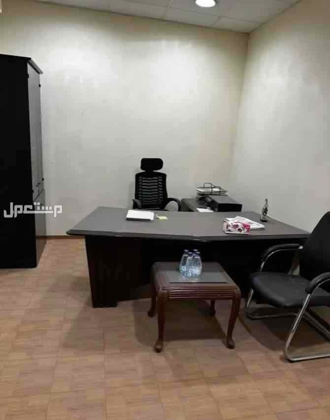 أثاث مكتبي عدد (4) بحال الجديد .. Office Furniture
