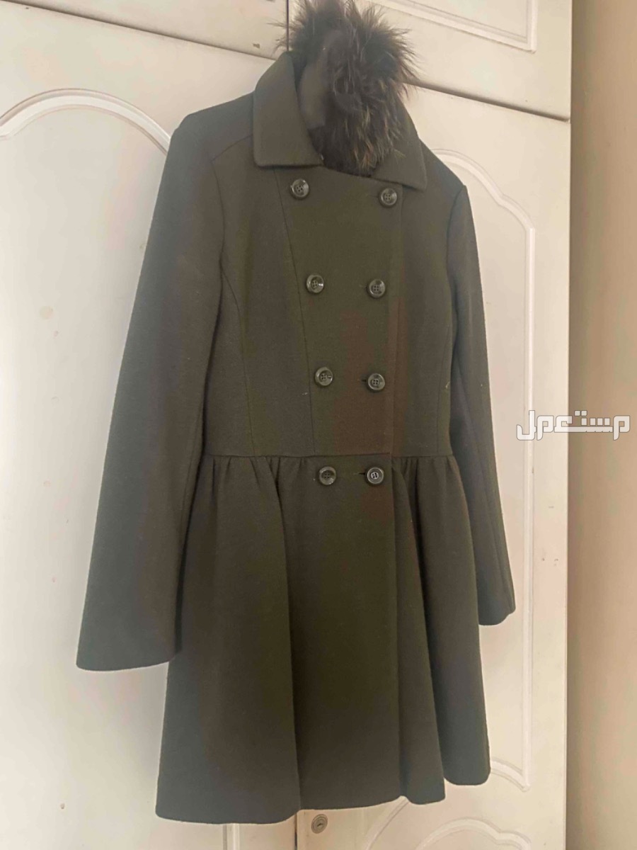 جاكيت سفر بحالة ممتازه مقاس s