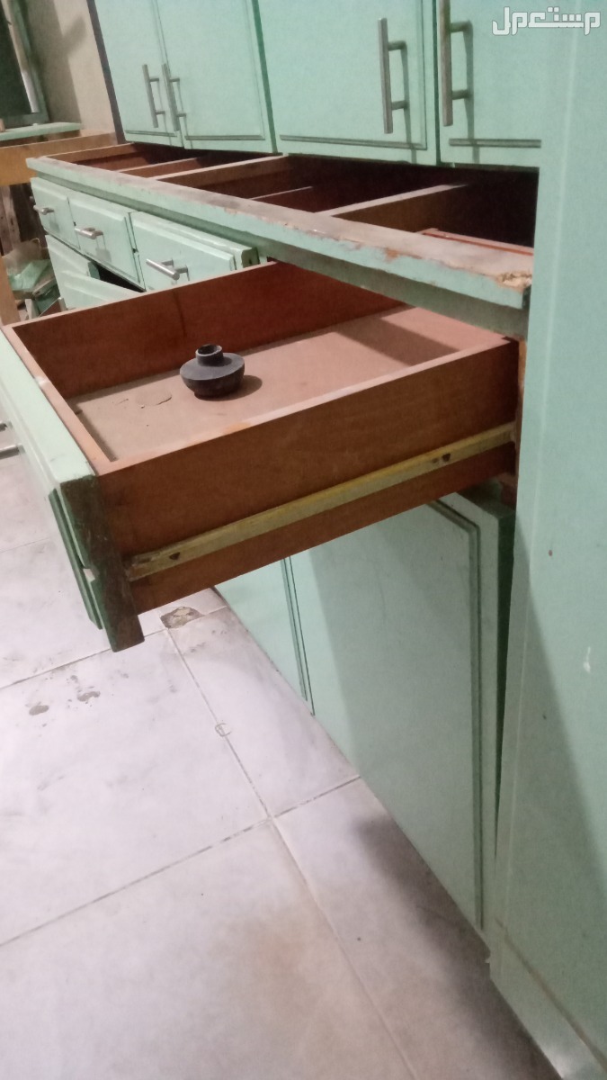 مطبخ مستعمل عموله خمس قطع+رخامه تخانه 5سم