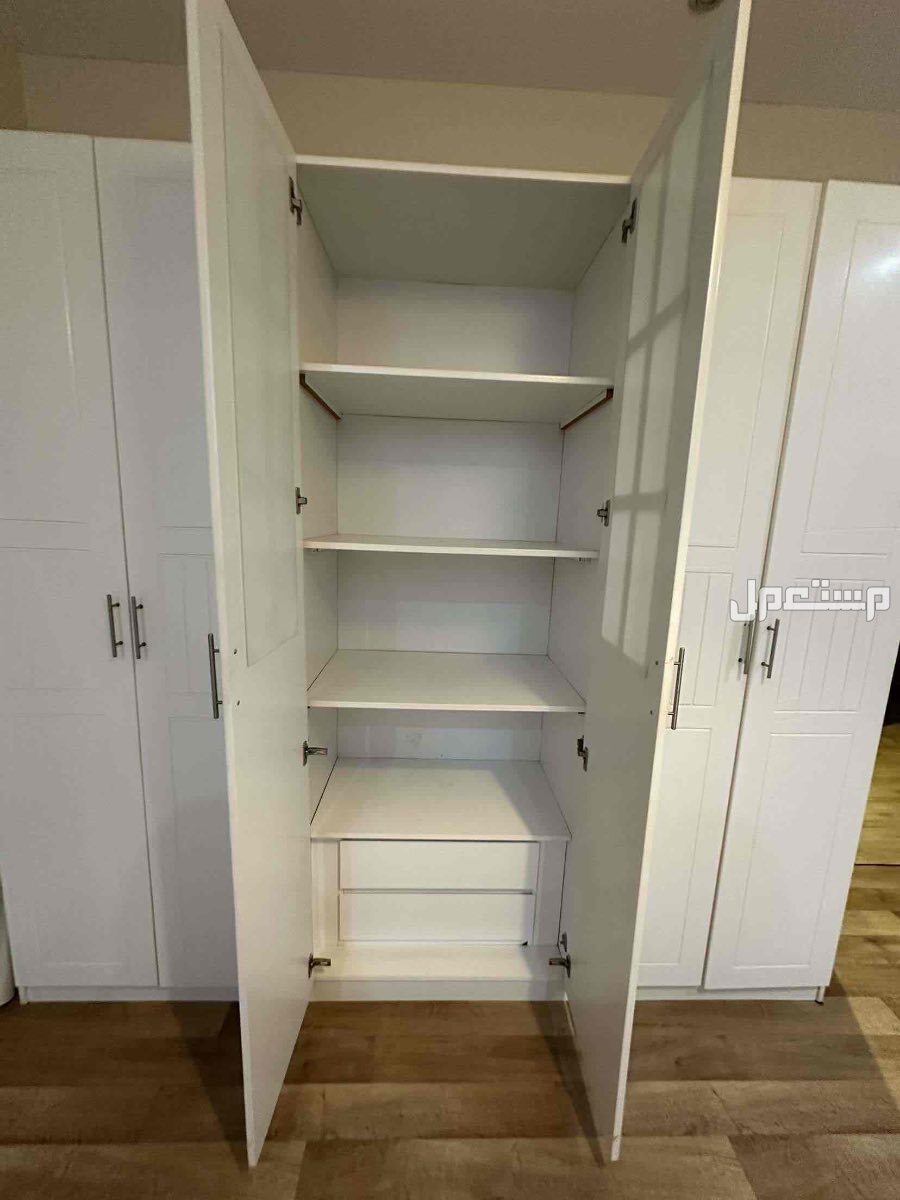 دولاب ملابس